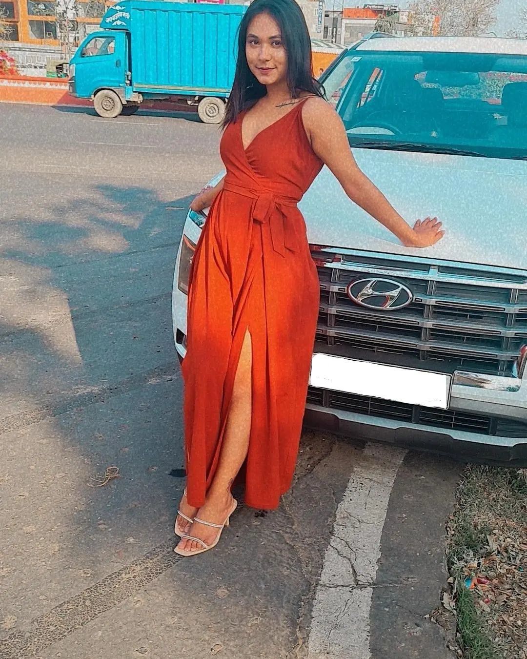 female call girl in Phoenix Mall